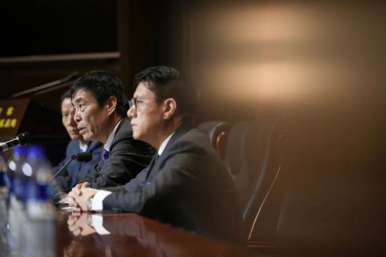 热那亚方面称德拉古辛将会和俱乐部续约至2028年，这将会影响到他在转会市场上的价格。